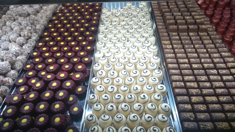 ecommerce-LE CASTELLET-min_chocolates_milk_chocolate_white_chocolate_truffles_candy_food_treat_cacao-1213769