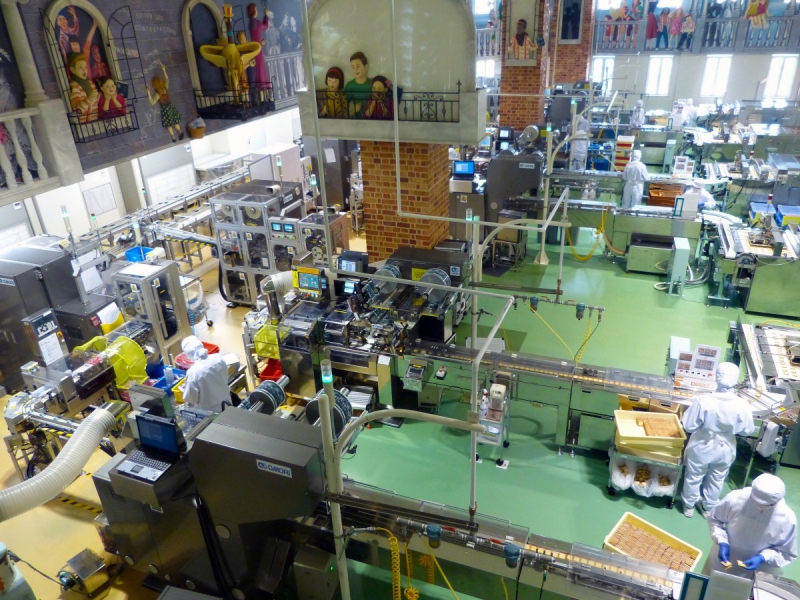 ecommerce-LE CASTELLET-min_japan_sapporo_chocolate_factory_label_packaging_cookie_machine_operators-961509